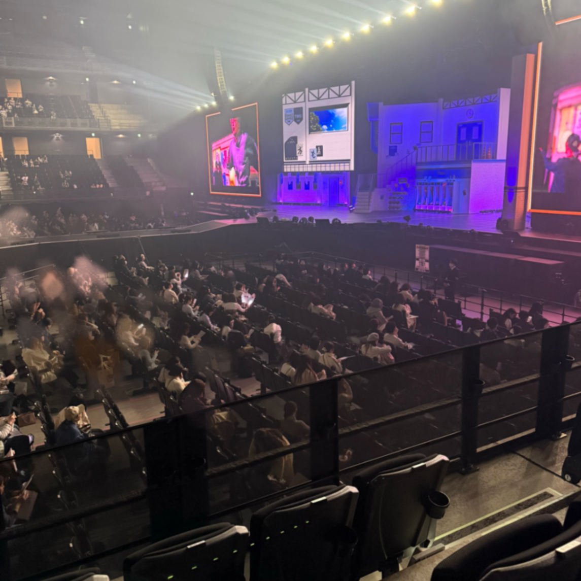 2階3列304 의 시점