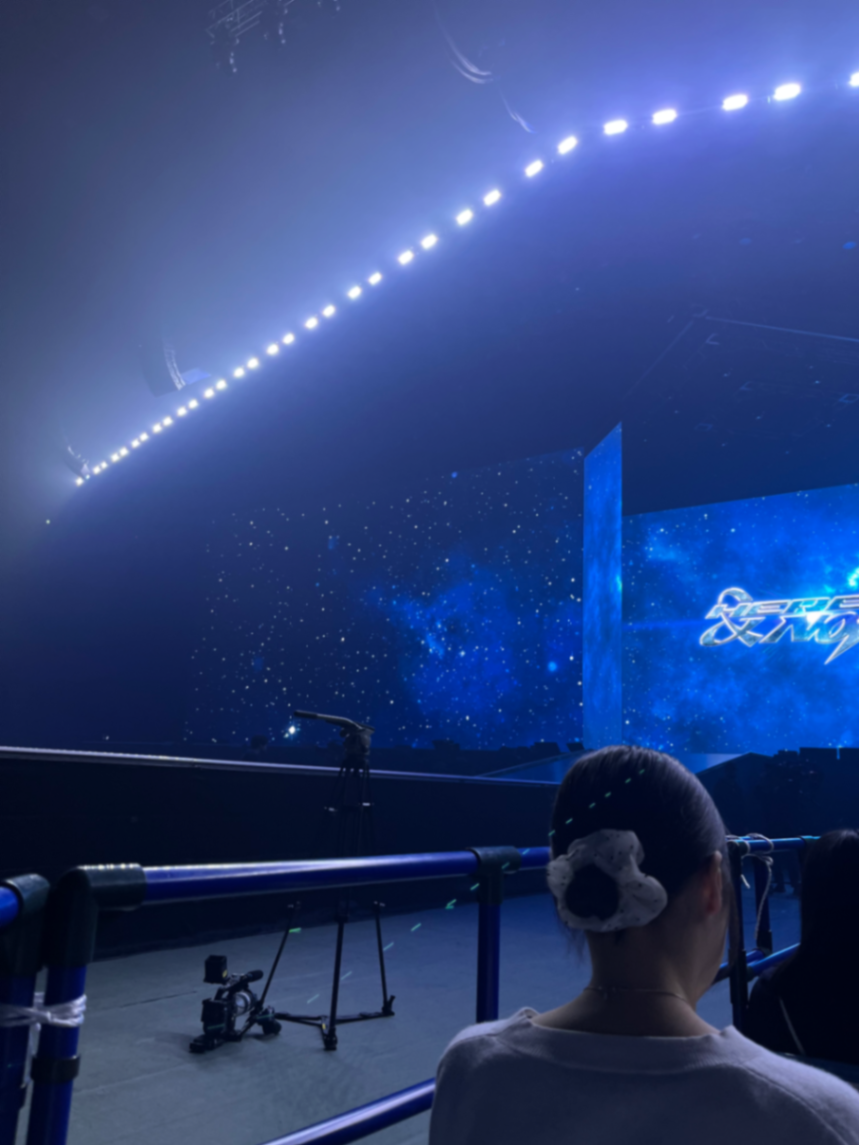 W2ゲート アリーナ A5 ブロック13列2番 2025년 10월 30일 zb1 here and now의 시점